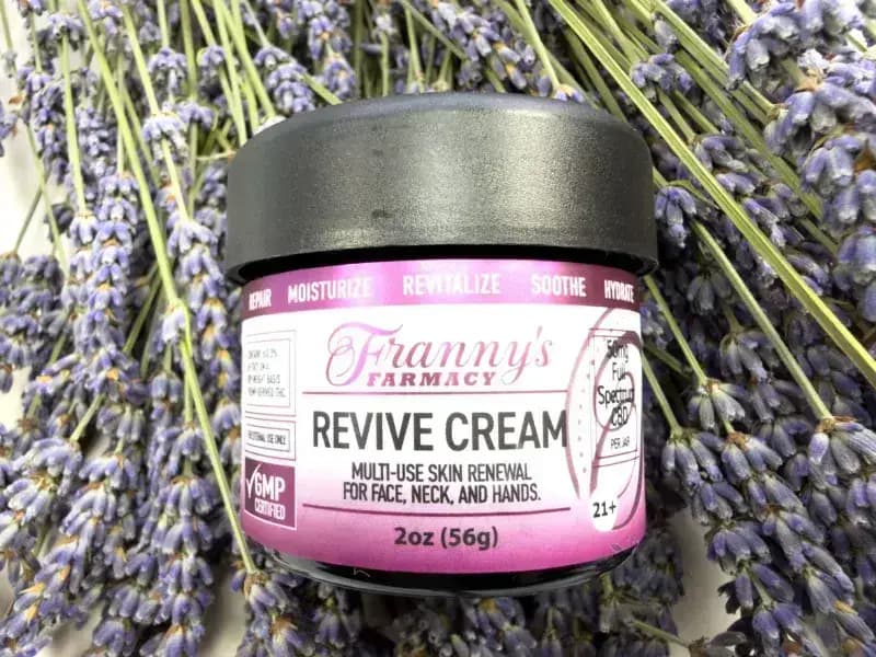 Revive Cream – Fórmula de Renovación Multiuso para la Piel (Crema Facial Antiedad de Espectro Completo) (50mg)